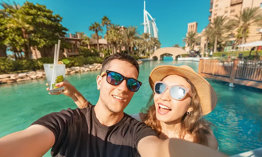 couple-dubai.webp
